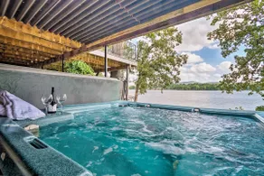 NEU! Lakefront Hot Springs Home mit Whirlpool und Dock! - Image 2