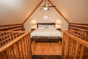 Secluded Lake Palestine Cabin with private Hot Tub and Fire Pit - Image 3