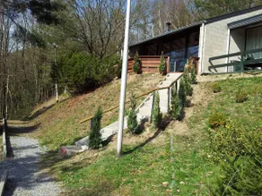 Bungalow with View near Coo - Image 4