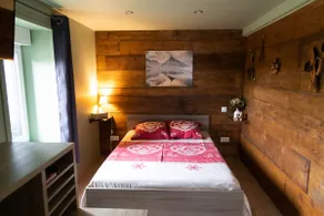 Mon p'tit Chalet-Apartment-Apartment-Bathroom p - Image 2