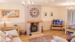 Farndale Cottage | sleeps 4 - Hot Tub, Dog Friendly - 5* Gold Award - Image 2