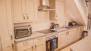 Farndale Cottage | sleeps 4 - Hot Tub, Dog Friendly - 5* Gold Award - Image 3