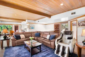 122MT: Stunning home w/ views & AC - Image 4