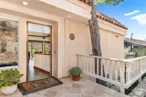 122MT: Stunning home w/ views & AC - Image 3
