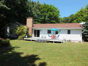 The Maple Cottage - Walk to Beach & Lake Michigan - Image 2