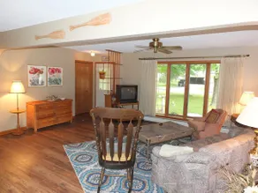 The Maple Cottage - Walk to Beach & Lake Michigan - Image 4