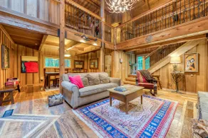 Mt Hood lodge in Forest Setting with Firepit & NEW Private Hot Tub - Image 3
