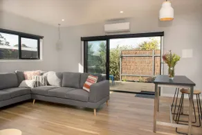 Bungalow In East Geelong Smart Clean Modern Green - Image 4