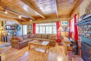 NEU! South Lake Tahoe Cabin mit Deck und Feuerstelle - Image 4