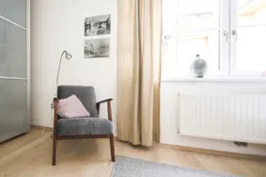 Modern 2-bedroom city apartment - Image 4
