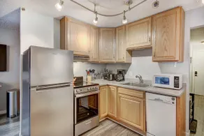Locals Favorite Location Downtown! Walkable! - Image 3