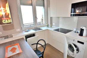 Leonardo Walsh Apartment With Lake View - Image 3