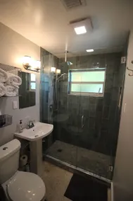 02 Rustic Chic 1BR · King Bed & Downtown FLL - Image 3