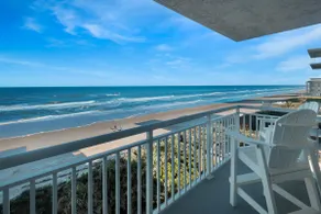 2/2 updated direct oceanfront with a heated pool - Image 2