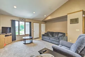 Elwood Townhome w/ Patio - 7 Mi to Johnson Lake - Image 4