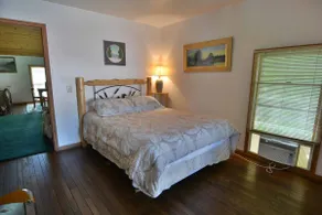 Room #7-Studio - Image 4