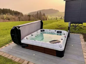 Vacation rental Zugspitzblick 300 sqm - outside sauna / hot tub - Image 2
