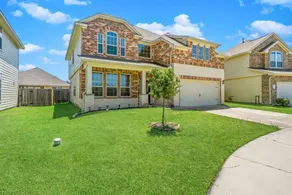 Beautiful curb appeal with modern interior. - Image 2