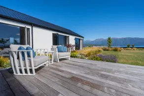 Lake House - Te Anau Holiday Home - Image 2
