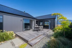 Lake House - Te Anau Holiday Home - Image 4