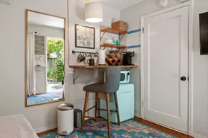 Cozy Private Guest Suite Centrally Located - Image 4