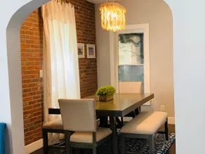 The Cottage! Chic Bungalow near Old Town Square! - Image 4