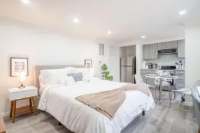 Luxo Stays |Modern Studio| Near SFO, Westlake BART - Image 2