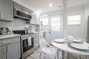 Luxo Stays |Modern Studio| Near SFO, Westlake BART - Image 4