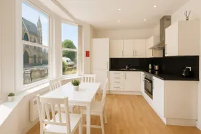 Bute Park Apartment w/ Heating + Private Bathroom - Image 2
