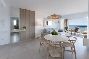 Spectacular condo with incredible views. Reformed. - only families - Image 2