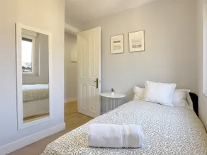 Apartment facing the Bizkaia Bridge, Bilbao - Image 5