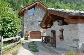 Apartment With Garden - Image 5