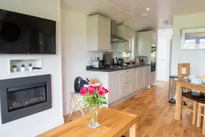 Super King Lodge-Sleeps 2-HotTub-Sea View - Image 5