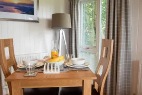 Super King Lodge-Sleeps 2-HotTub-Sea View - Image 4
