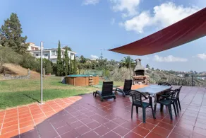 Casa adatta alle famiglie con griglia, giardino e piscina privata | Vista sul giardino - Image 2