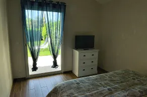 Bleu Azur-Villa-Romantik-Ensuite mit Bad-Gartenblick - Image 4