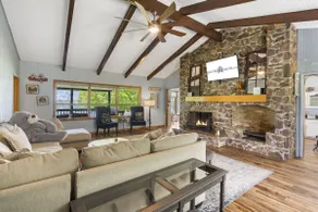 Waterfront-WoodFireplace-Free Tix-Billiards-HotTub - Image 2