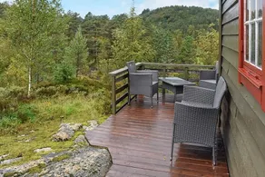 4 person holiday home in Leirvik i Sogn - Image 4