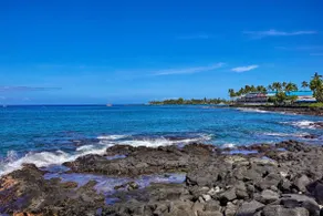 Kona Condo w/ View, Walk to Beach & Restaurants - Image 3