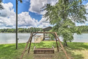 Waterfront Lake Sinclair Home w/ Boat Dock! - Image 3