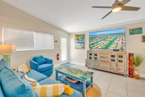 P38 - Charming 1 bedroom, waterfront duplex with p - Image 5