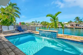 P67 - Nybyggeri 3 soveværelser 4 bad med privat pool, dock og strand medlemskab! - Image 2