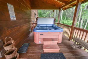 Luxury 3 Bedroom Cabin ,Hot Tub, Pool Table & View - Image 3