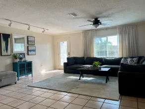 The Shell House 🐚 Near Beach 🏝 Screened In Private Pool - Image 4