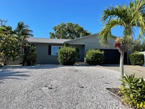 The Shell House 🐚 Near Beach 🏝 Screened In Private Pool - Image 3