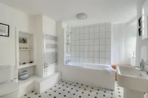 Hamilton House - Image 5