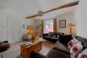 Hamilton House - Image 2
