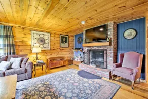 Jacksonville Cabin w/ Wraparound Deck & Views - Image 3