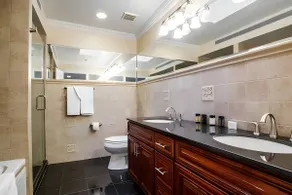 Spacious Upper East Side Home + Private Backyard - Image 5