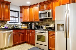Spacious Upper East Side Home + Private Backyard - Image 3